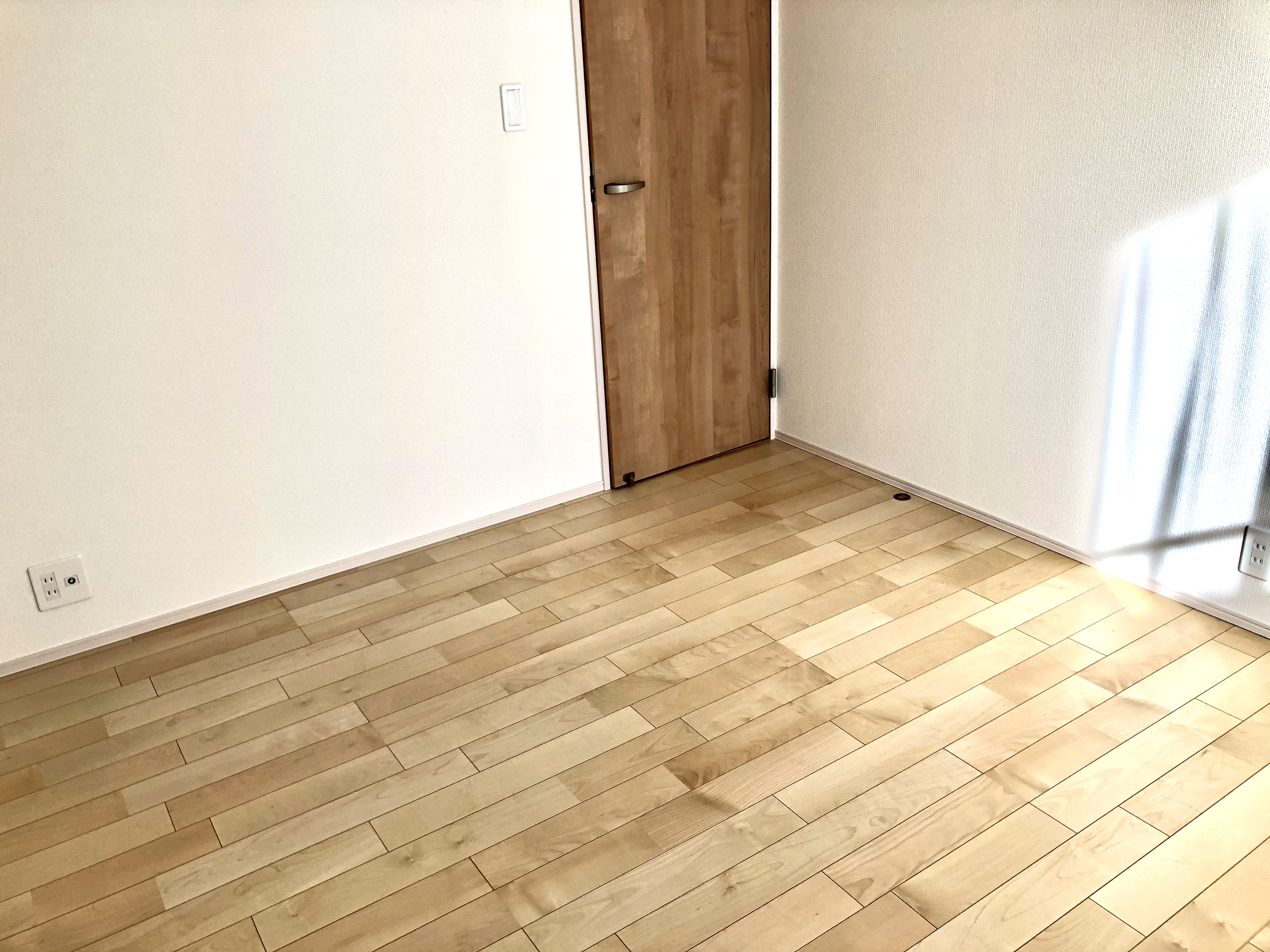 新築 5 5畳 洋室のきれいな部屋 １畳貸しから部屋貸しまで 広島県廿日市市の空きスペース